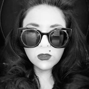 Meet your Posher, Noelle